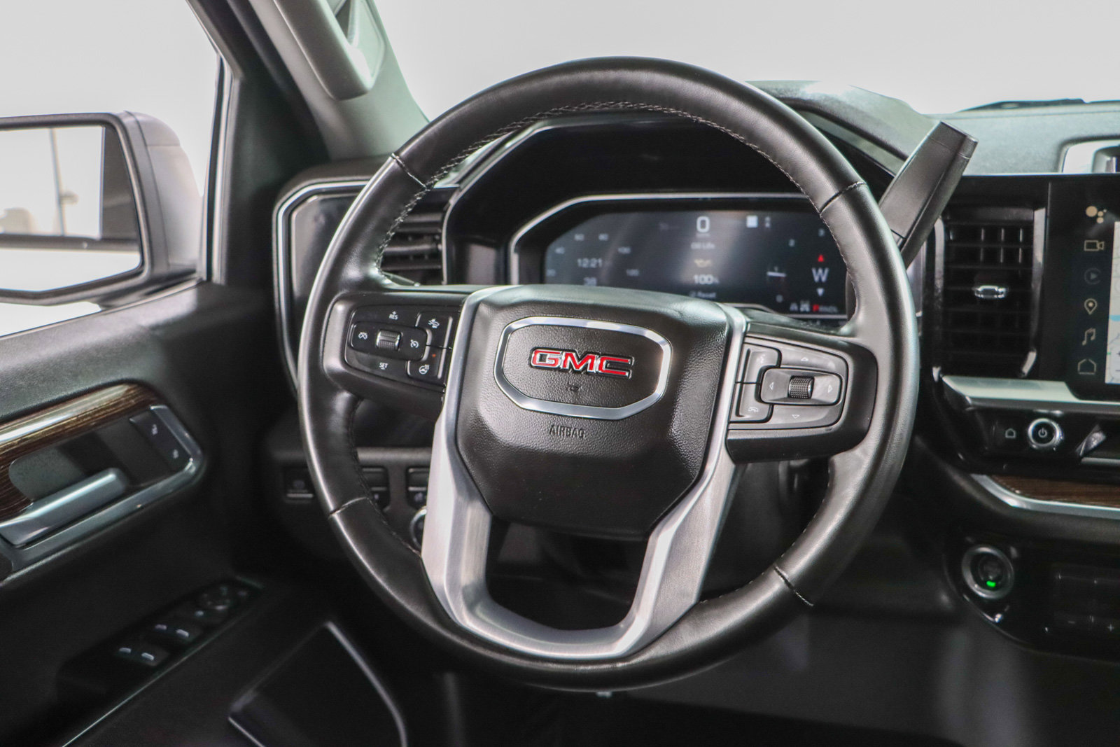 Used 2023 GMC Sierra 1500 Elevation image 13