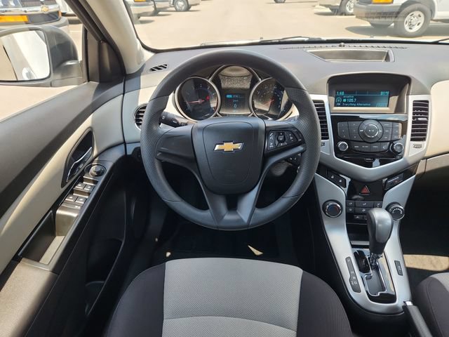 Used 2013 Chevrolet Cruze LS FWD image 22