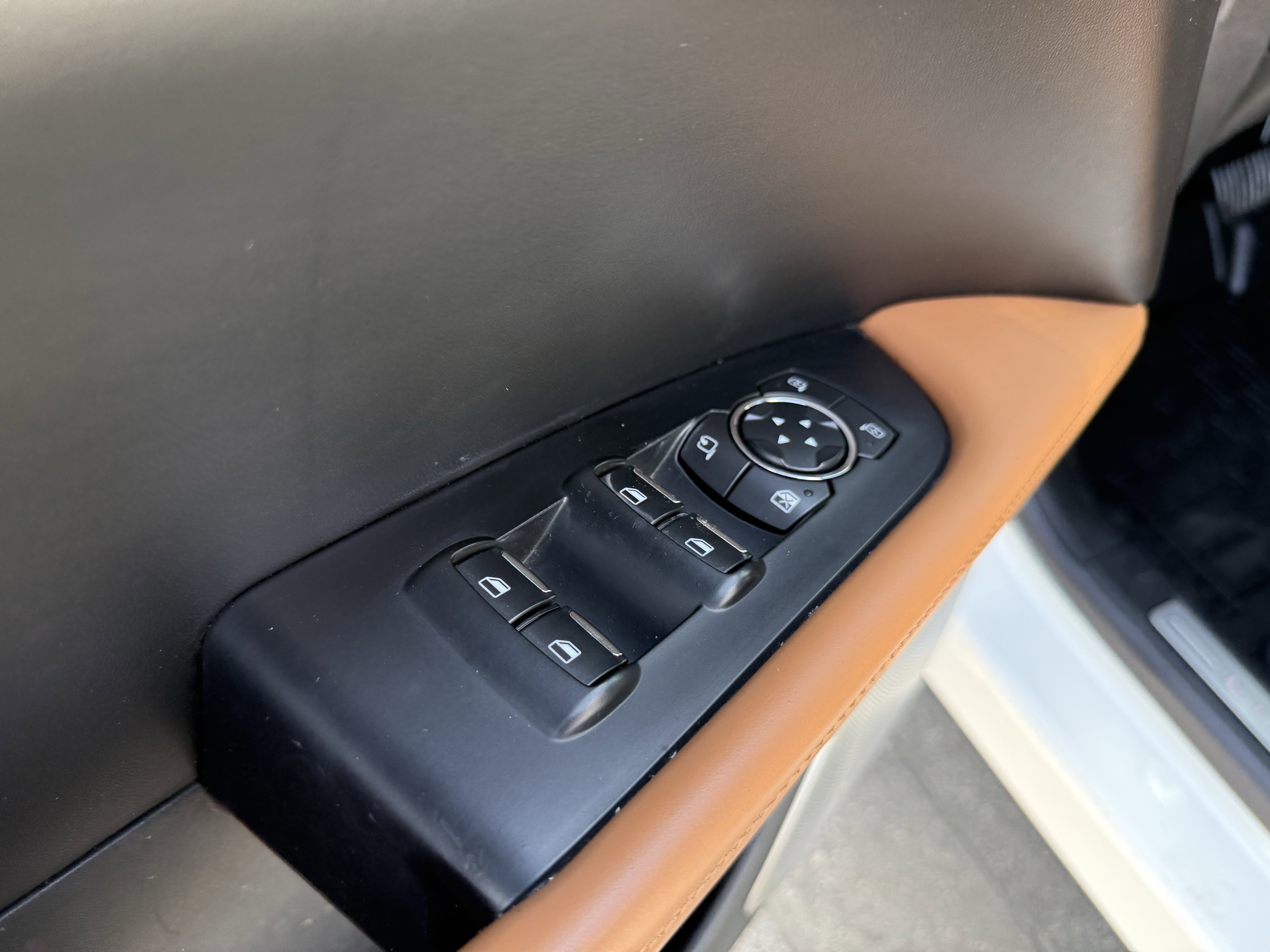 Used 2022 Lincoln Nautilus Black Label w/ Class II Trailer Tow Package image 11