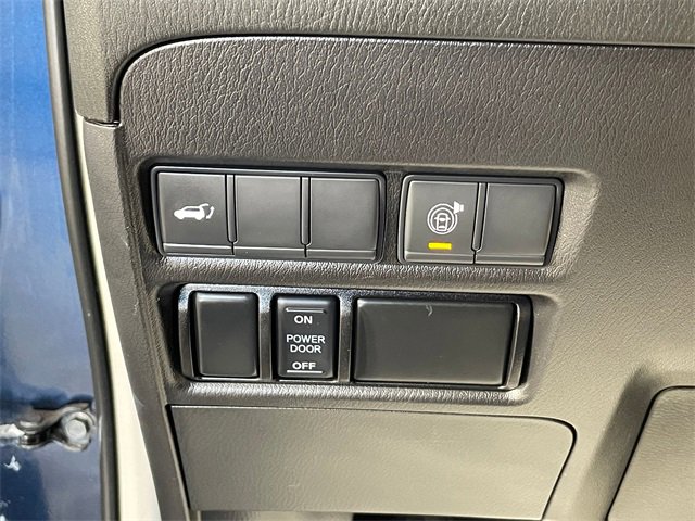 Used 2021 Nissan Armada SL w/ Captain's Chairs Package image 15