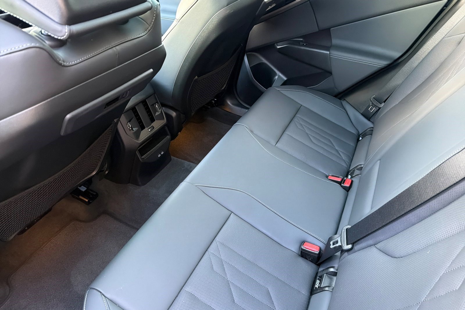 Used 2025 BMW X3 xDrive30i w/ Premium Package image 15