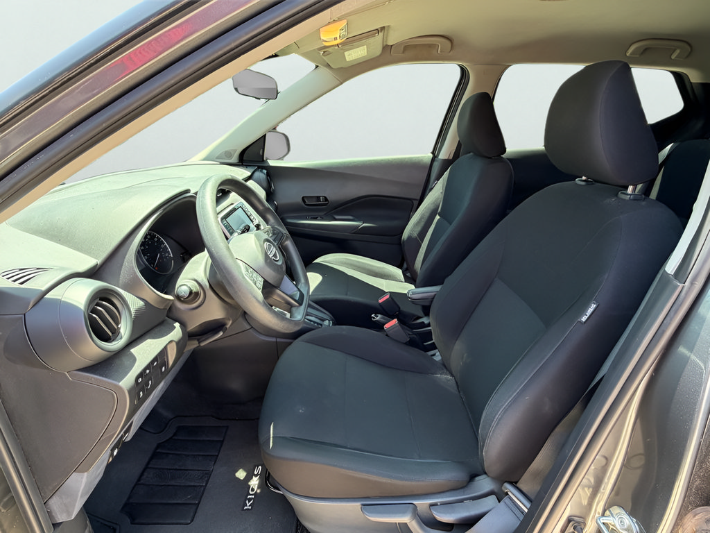 Used 2023 Nissan Kicks S FWD image 18