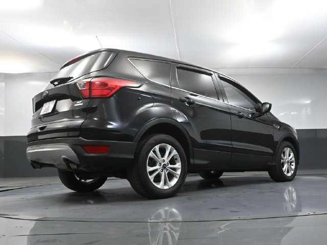 Used 2019 Ford Escape SE FWD image 41