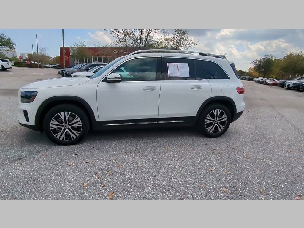 Used 2025 Mercedes-Benz GLB 250 4MATIC image 14