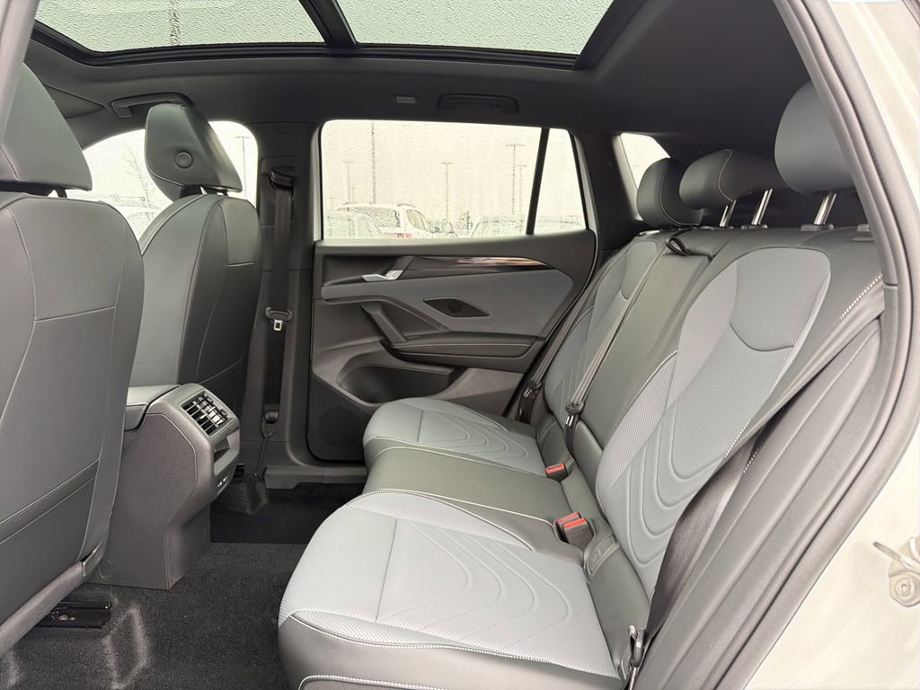 New 2026 Volkswagen Tiguan SE R-Line image 14