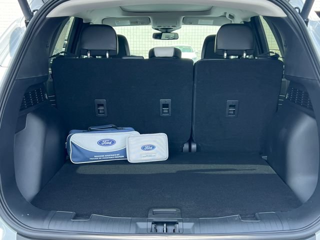 New 2025 Ford Escape SE w/ PHEV Premium Package FWD image 39
