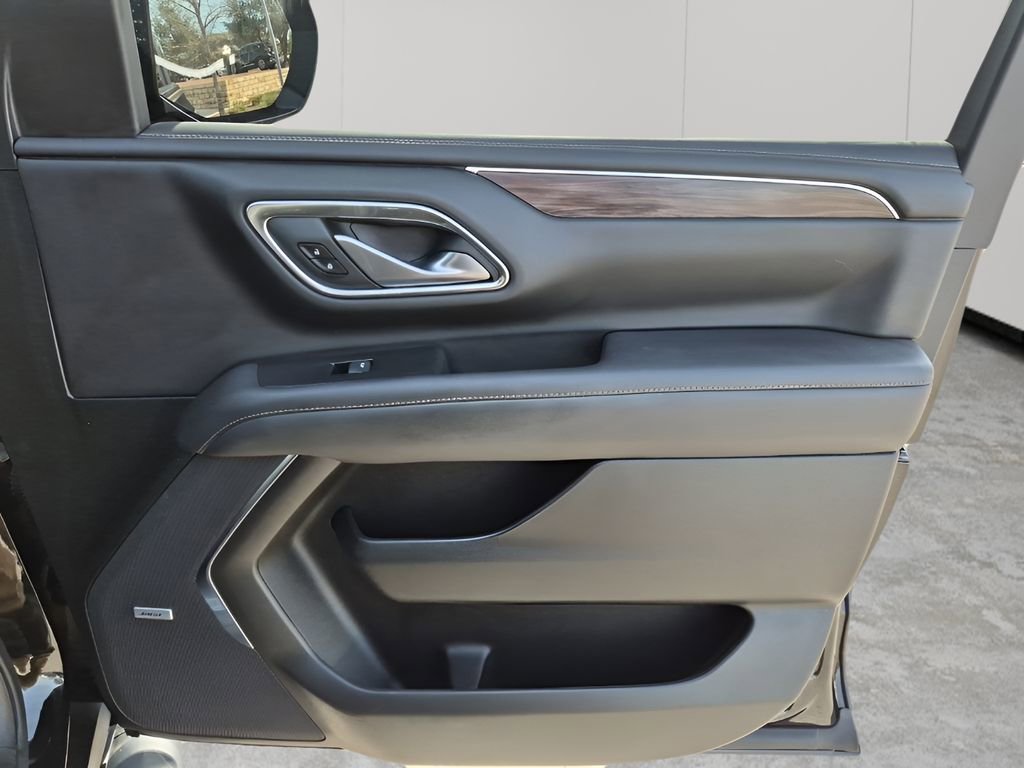 Used 2022 Chevrolet Tahoe Z71 w/ Off-Road Capability Package image 13