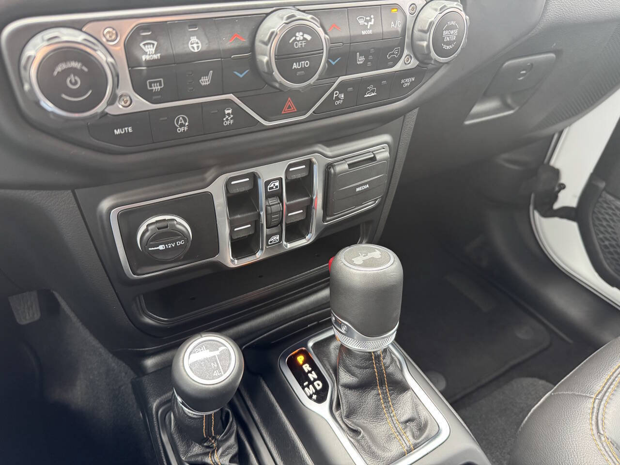Used 2023 Jeep Wrangler 4WD Unlimited High Altitude image 12