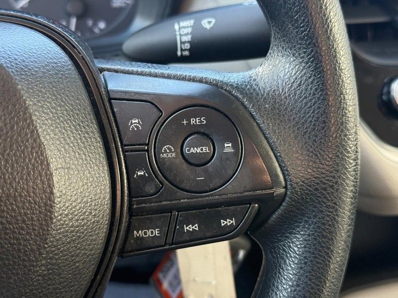 Used 2024 Toyota Corolla LE image 21