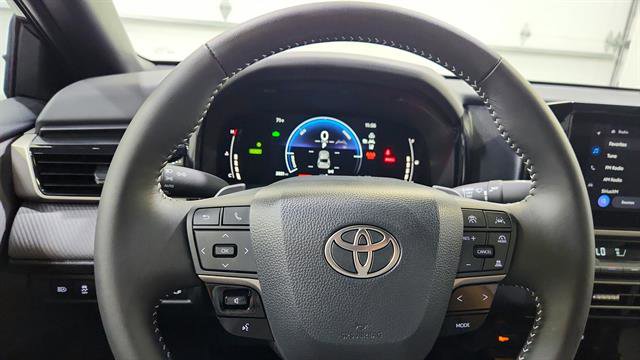 Used 2025 Toyota Camry SE w/ Convenience Package FWD image 15