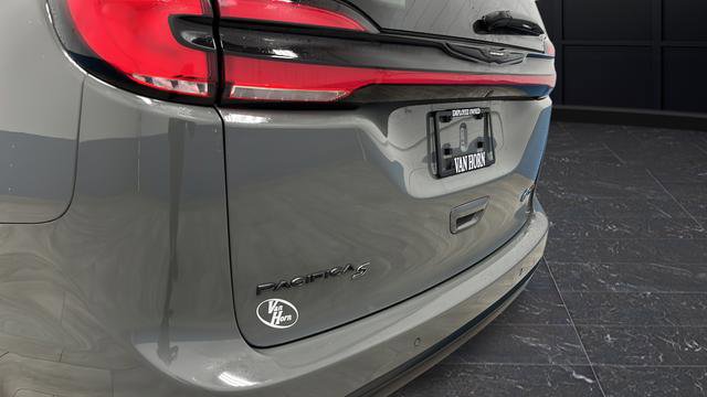 Used 2023 Chrysler Pacifica Touring-L w/ S Appearance Package FWD image 38