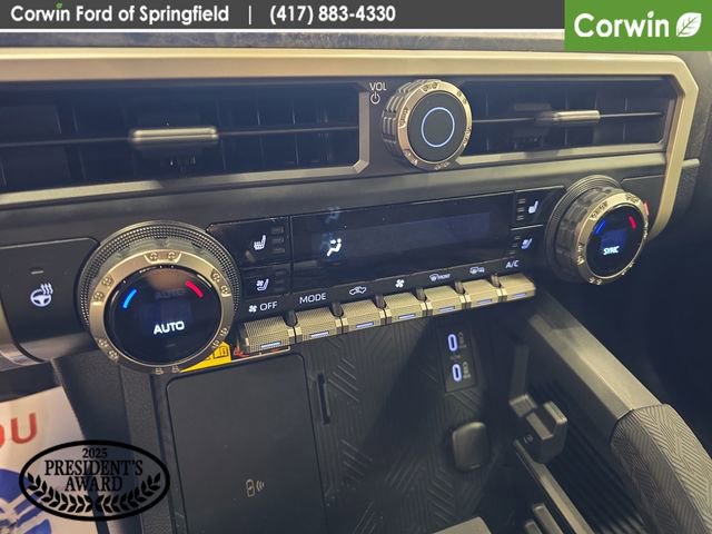 Used 2025 Toyota Tacoma Limited image 29