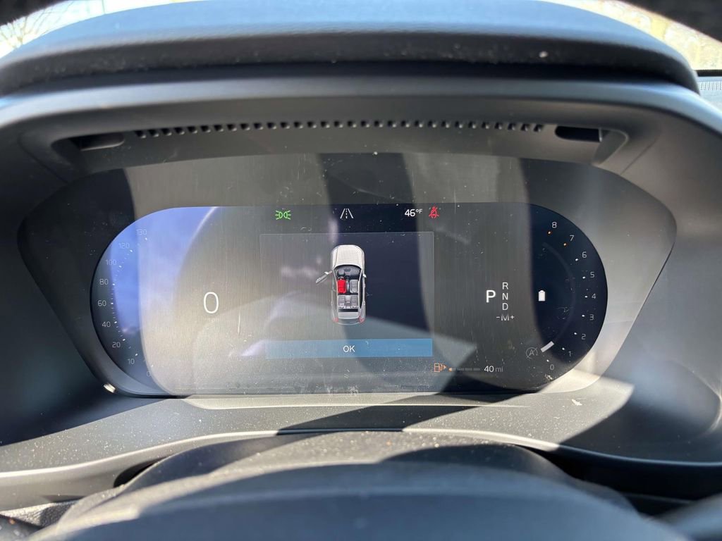 New 2026 Volvo XC40 B5 Ultra w/ Protection Package Premier image 15