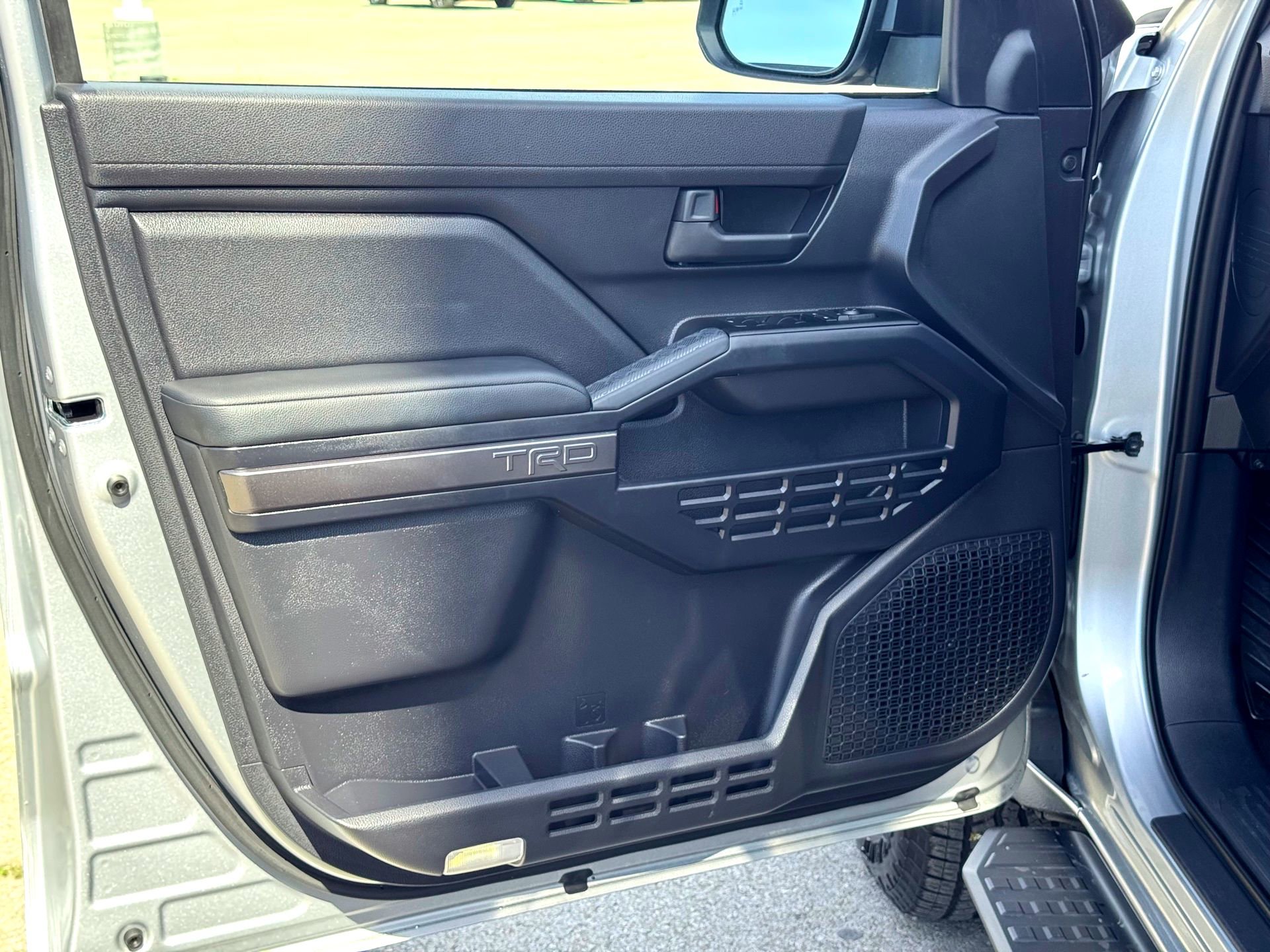 Used 2025 Toyota 4Runner TRD Off-Road image 18