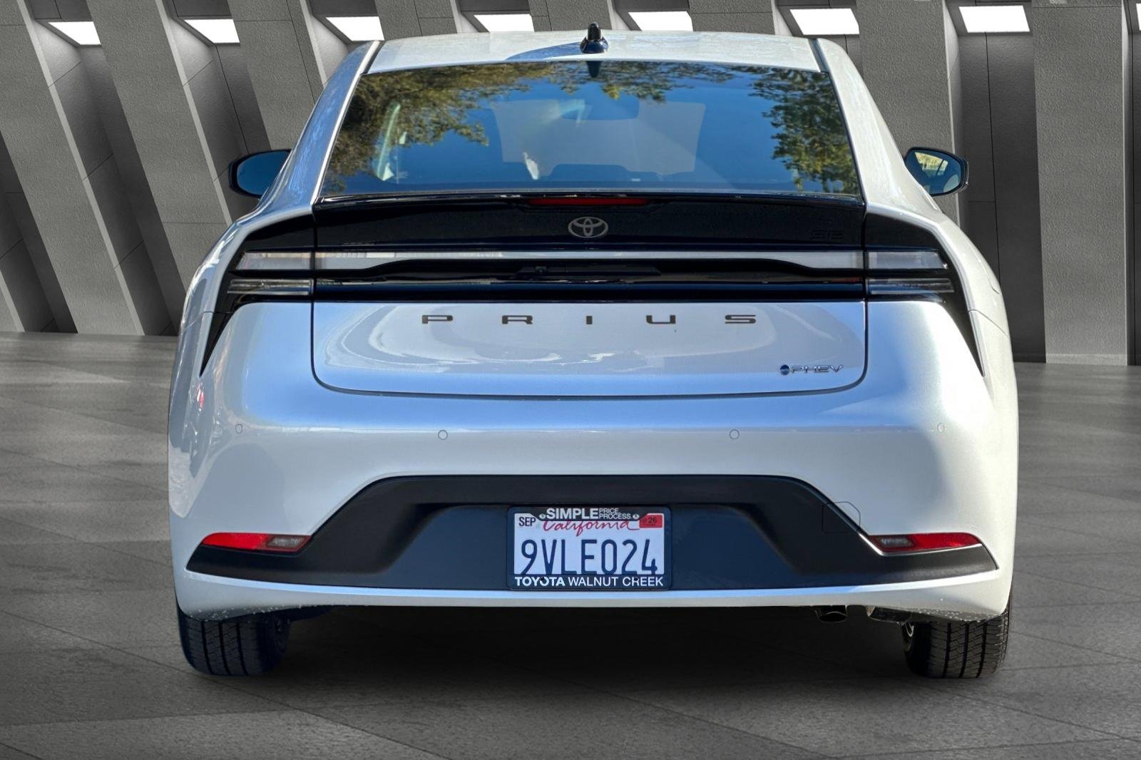 Used 2026 Toyota Prius Plug-In Hybrid image 11