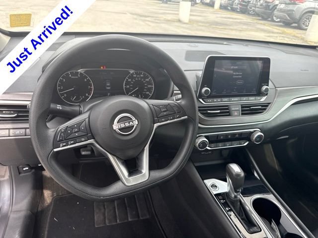 Used 2024 Nissan Altima 2.5 SV FWD image 10