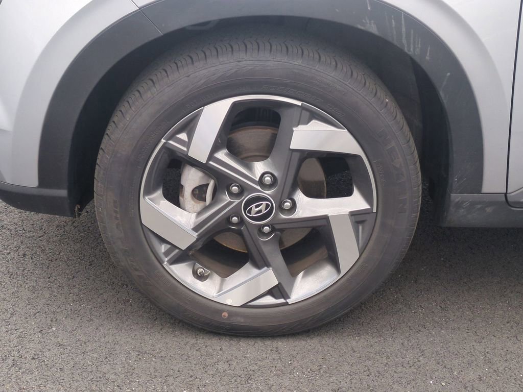 Used 2025 Hyundai Venue SEL FWD image 24