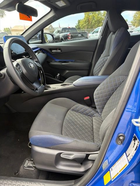 Used 2021 Toyota C-HR XLE FWD image 6