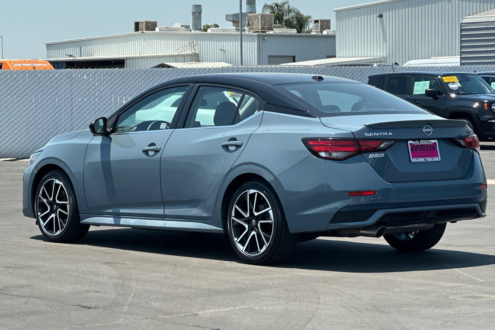 Used 2025 Nissan Sentra SR w/ Trunk Package FWD image 7