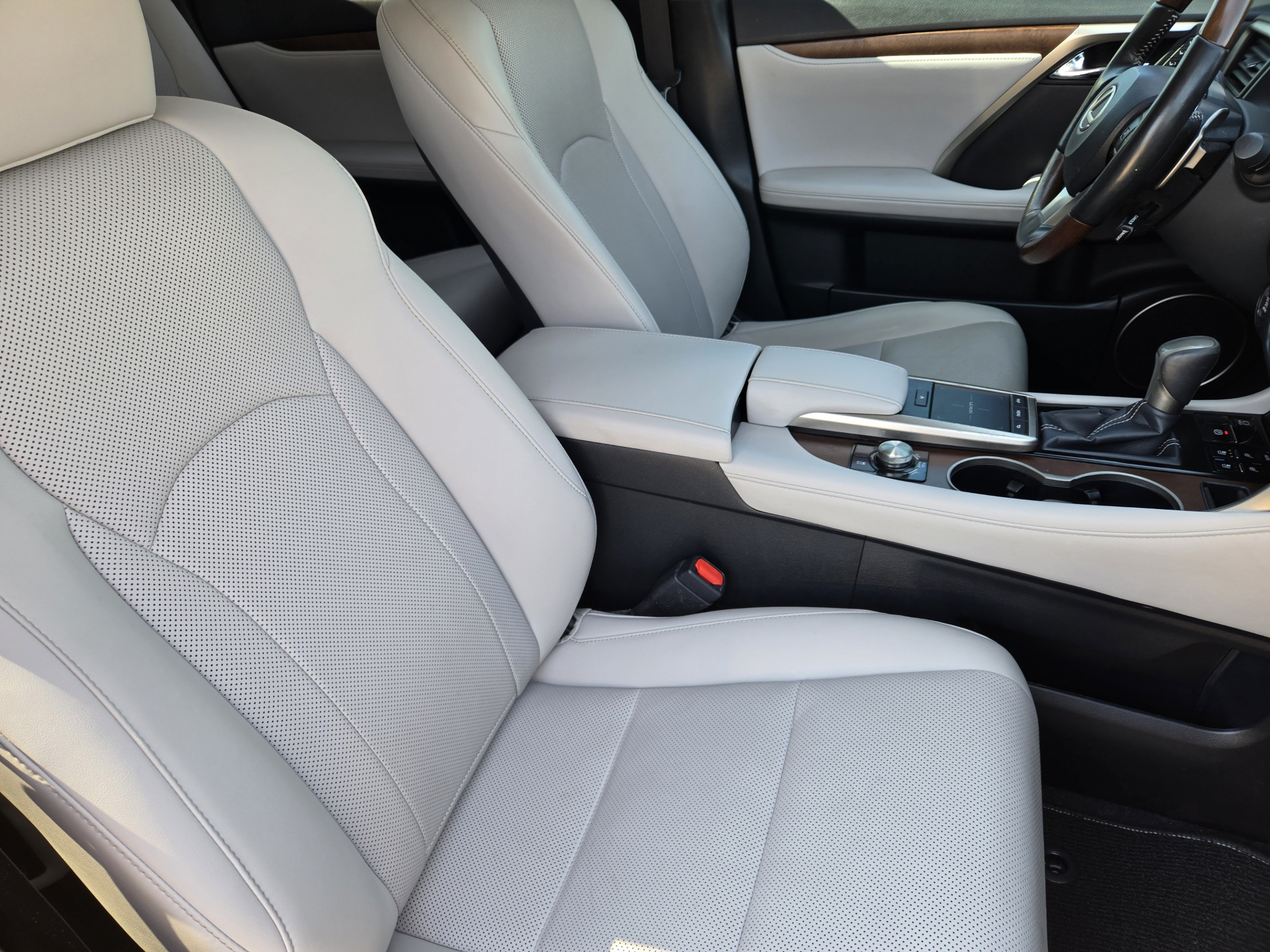 Used 2020 Lexus RX 350L FWD w/ Premium Package image 10