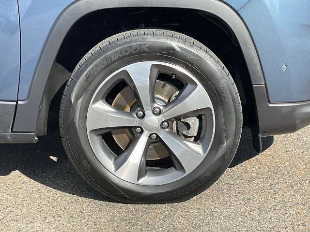Used 2021 Jeep Cherokee Limited AWD/4WD image 29