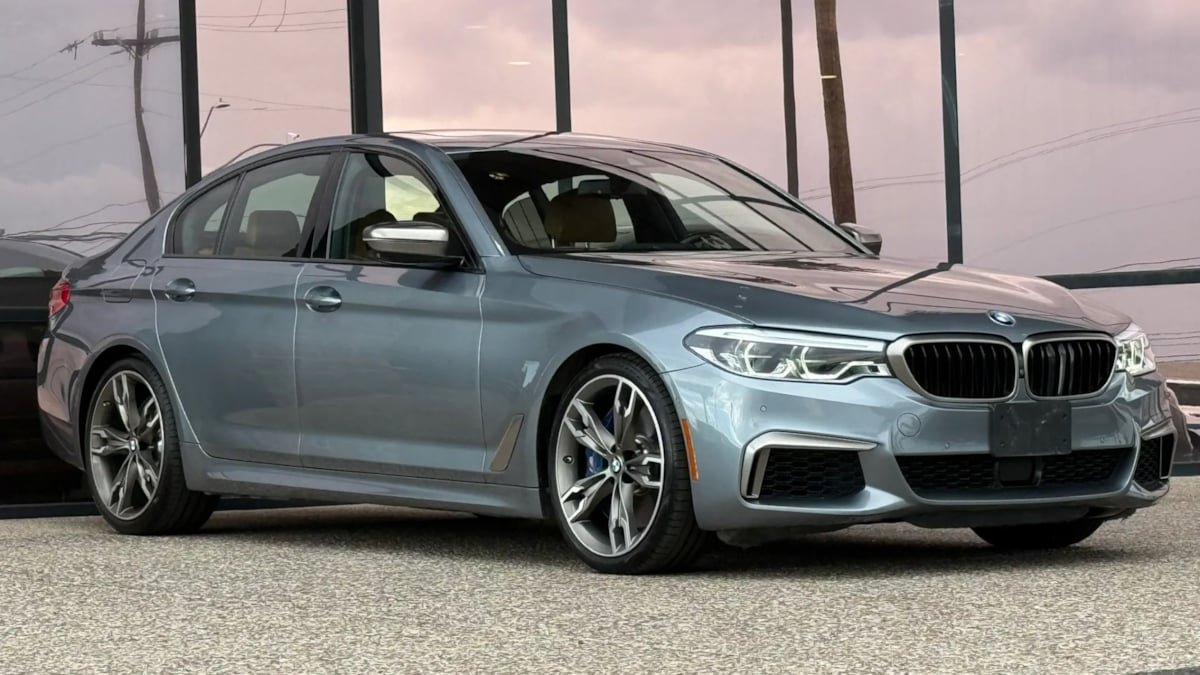 Used 2020 BMW M550i xDrive w/ Executive Package AWD/4WD image 17