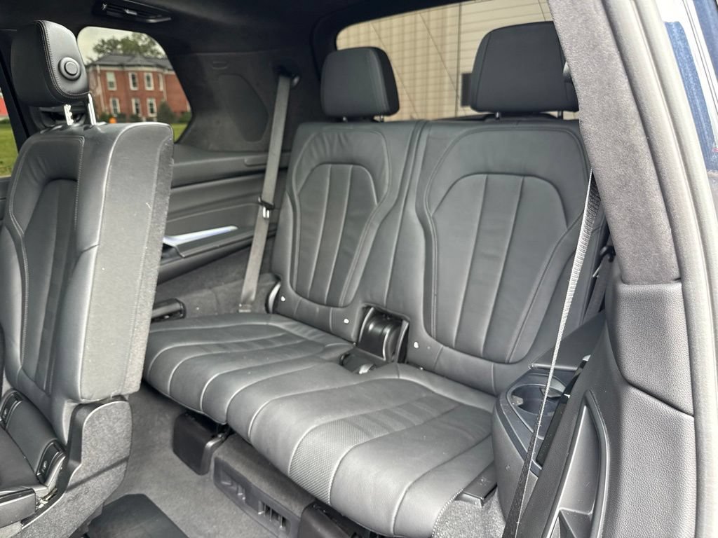 Used 2022 BMW X7 xDrive40i w/ M Sport Package AWD/4WD image 37