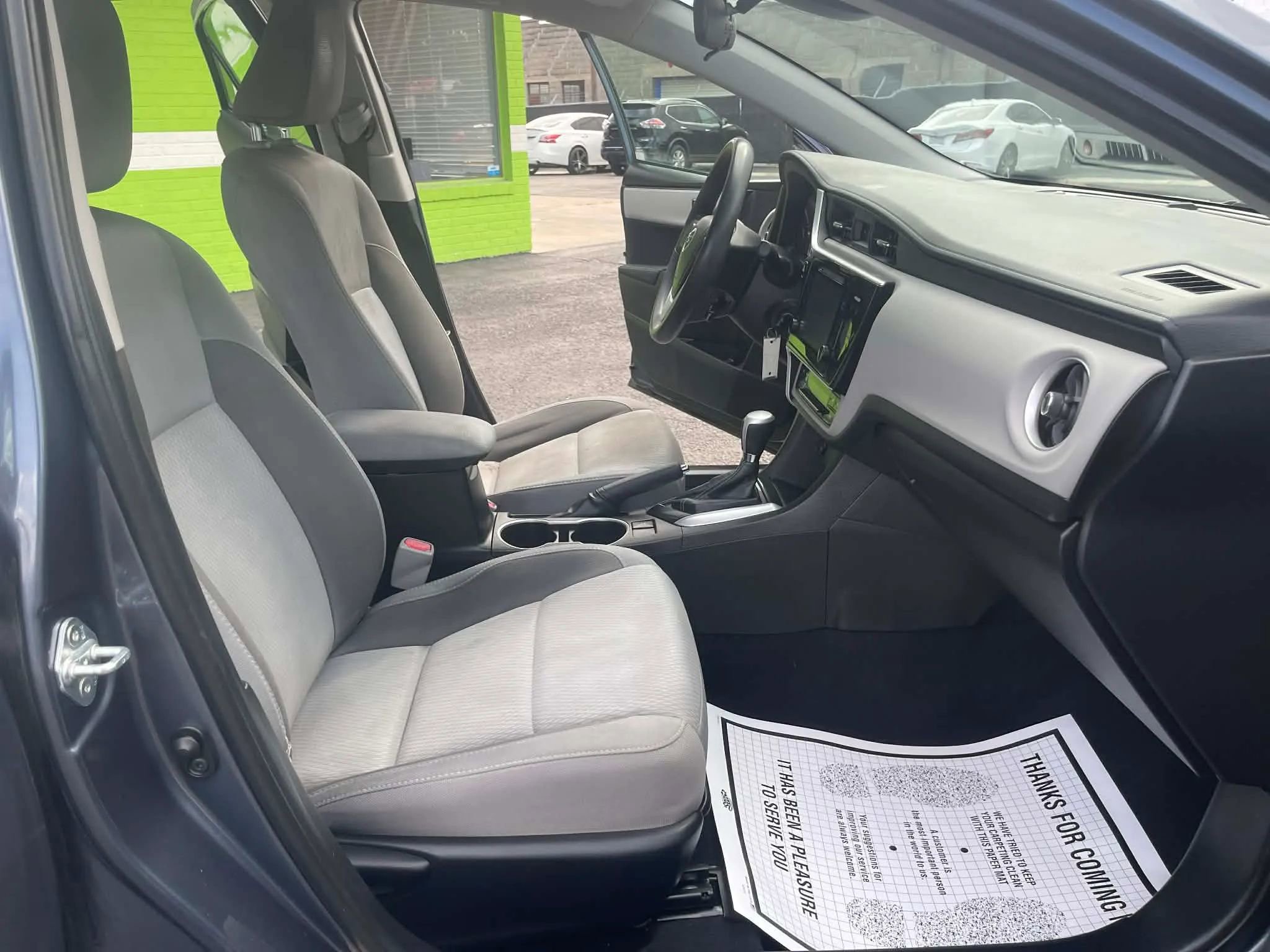 Used 2017 Toyota Corolla SE FWD image 15