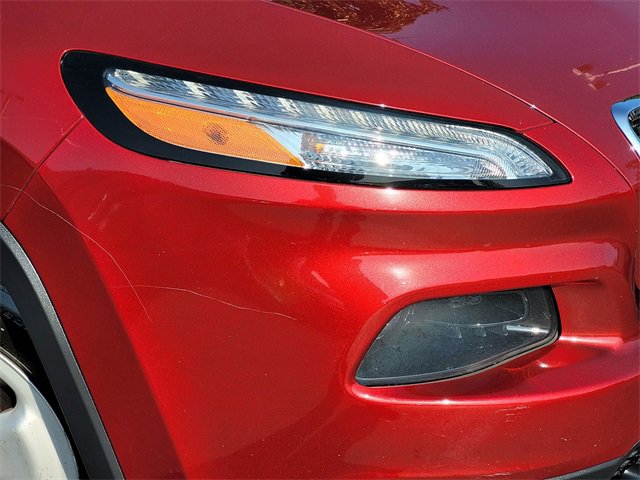 Used 2017 Jeep Cherokee Sport image 5