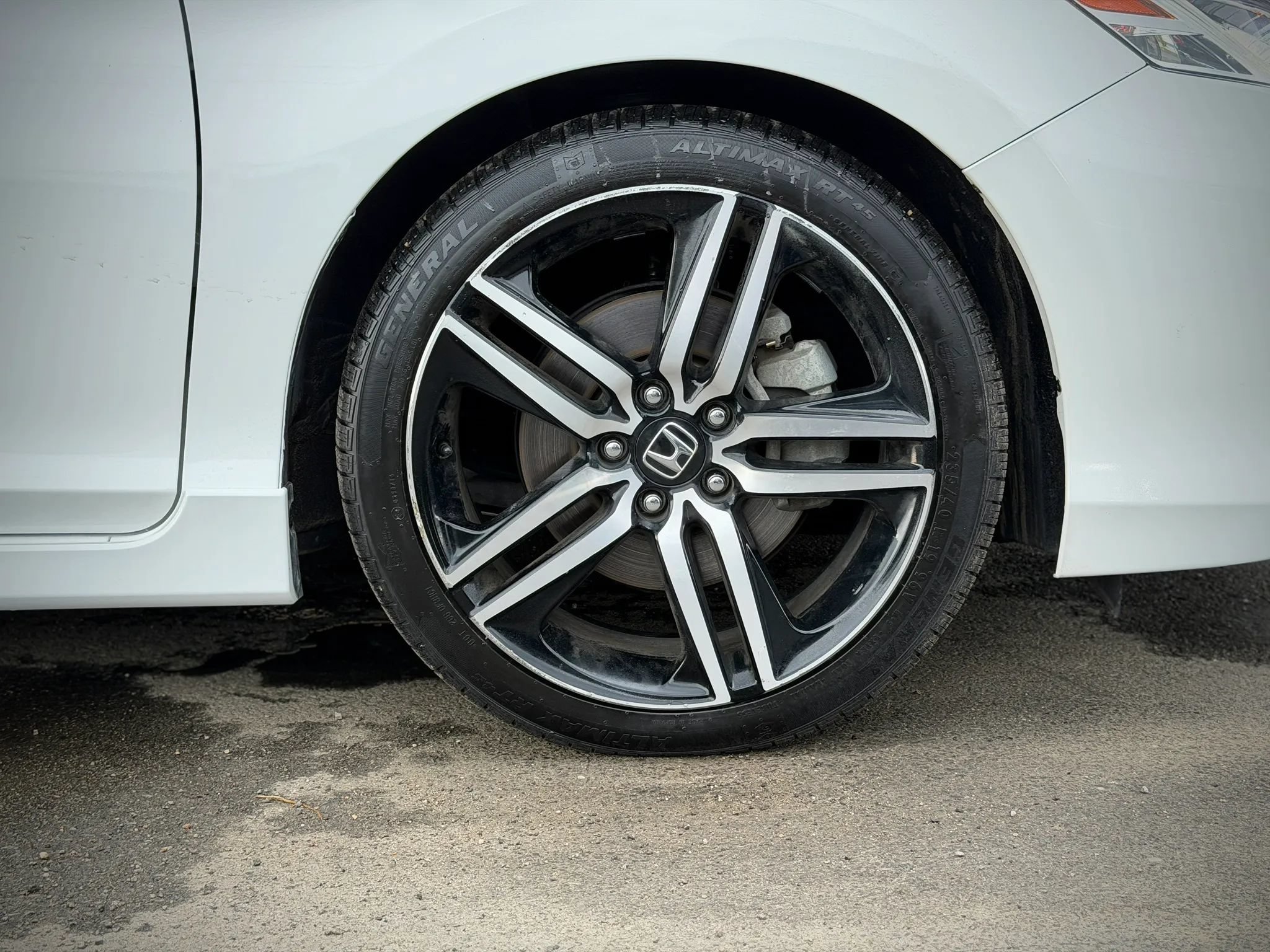 Used 2016 Honda Accord Touring image 22