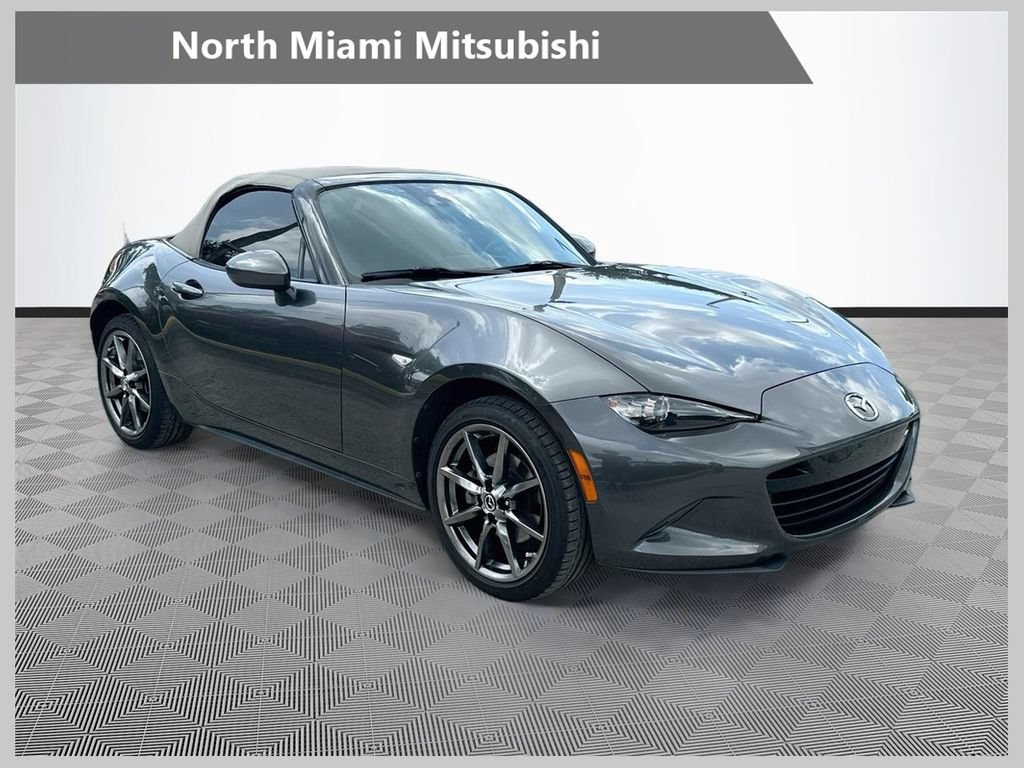 Used 2020 MAZDA MX-5 Miata Grand Touring RWD image 1