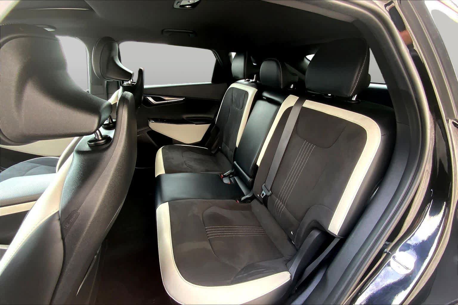 Used 2023 Kia EV6 GT-Line w/ GT-Line Suede Seat Package AWD/4WD image 20