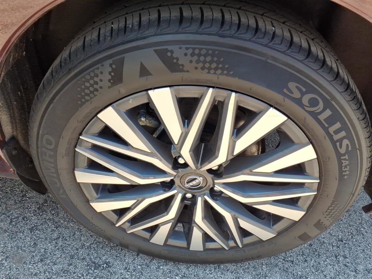 Used 2025 Nissan Altima 2.5 SV FWD image 10