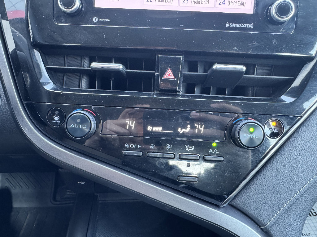 Used 2023 Toyota Camry SE w/ Cold Weather Package image 18