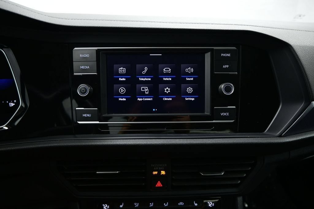 Used 2024 Volkswagen Jetta SE FWD image 18