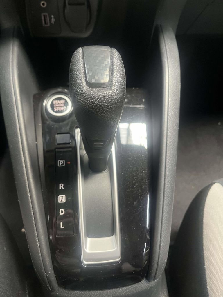 Used 2022 Nissan Versa SV image 19