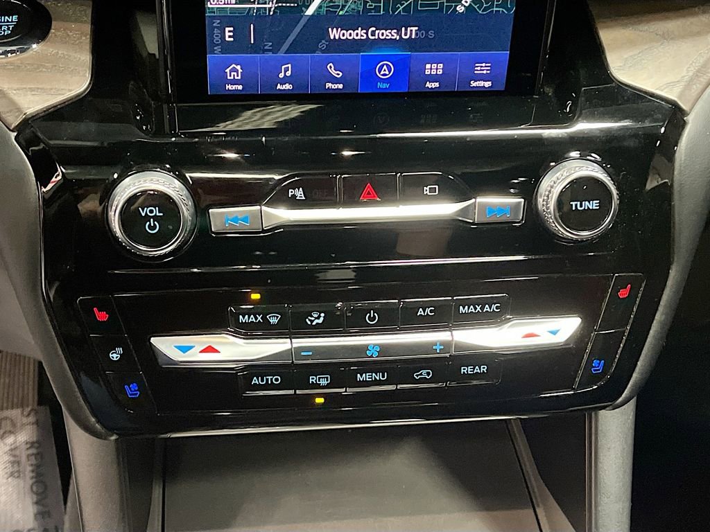 Used 2022 Ford Explorer Platinum w/ Equipment Group 601A image 16