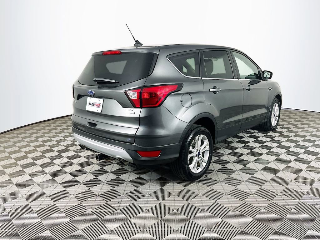 Used 2019 Ford Escape SE FWD image 10