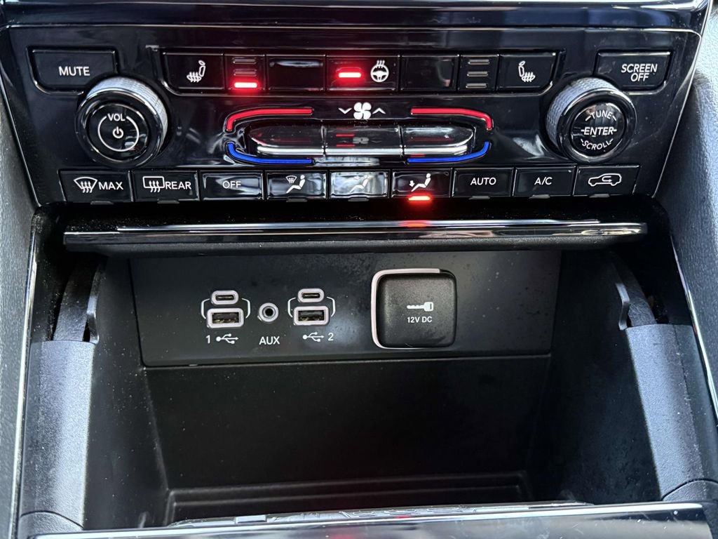 Used 2023 Jeep Grand Cherokee L Limited image 21