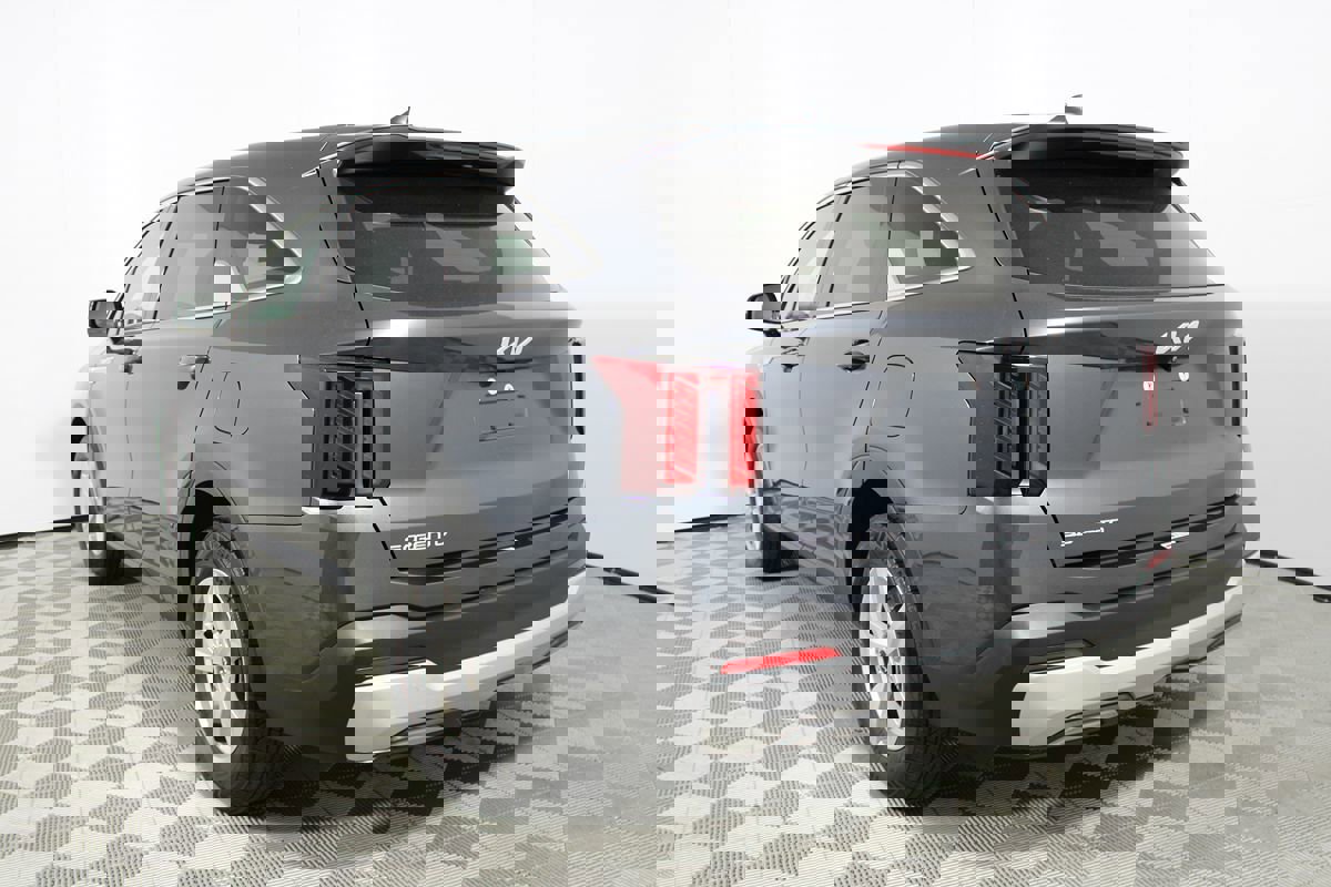 Used 2024 Kia Sorento LX image 30