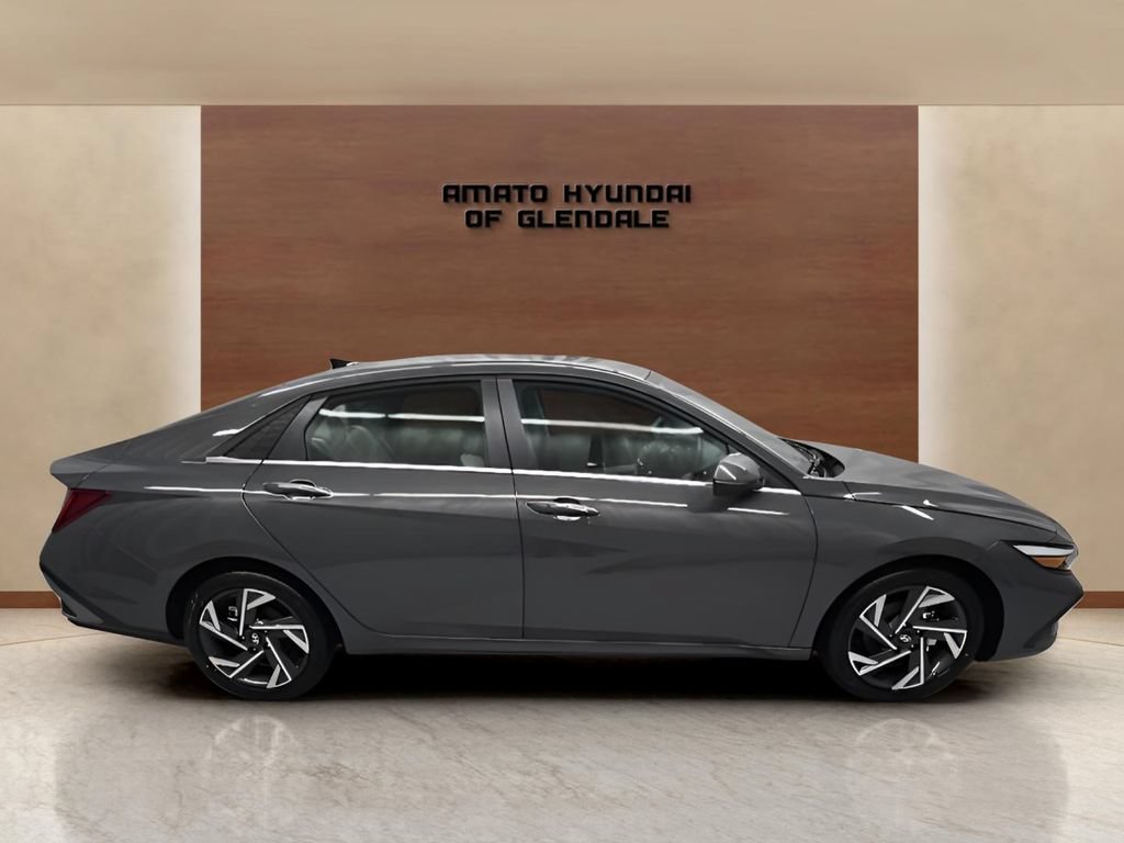 New 2026 Hyundai Elantra Limited FWD image 7