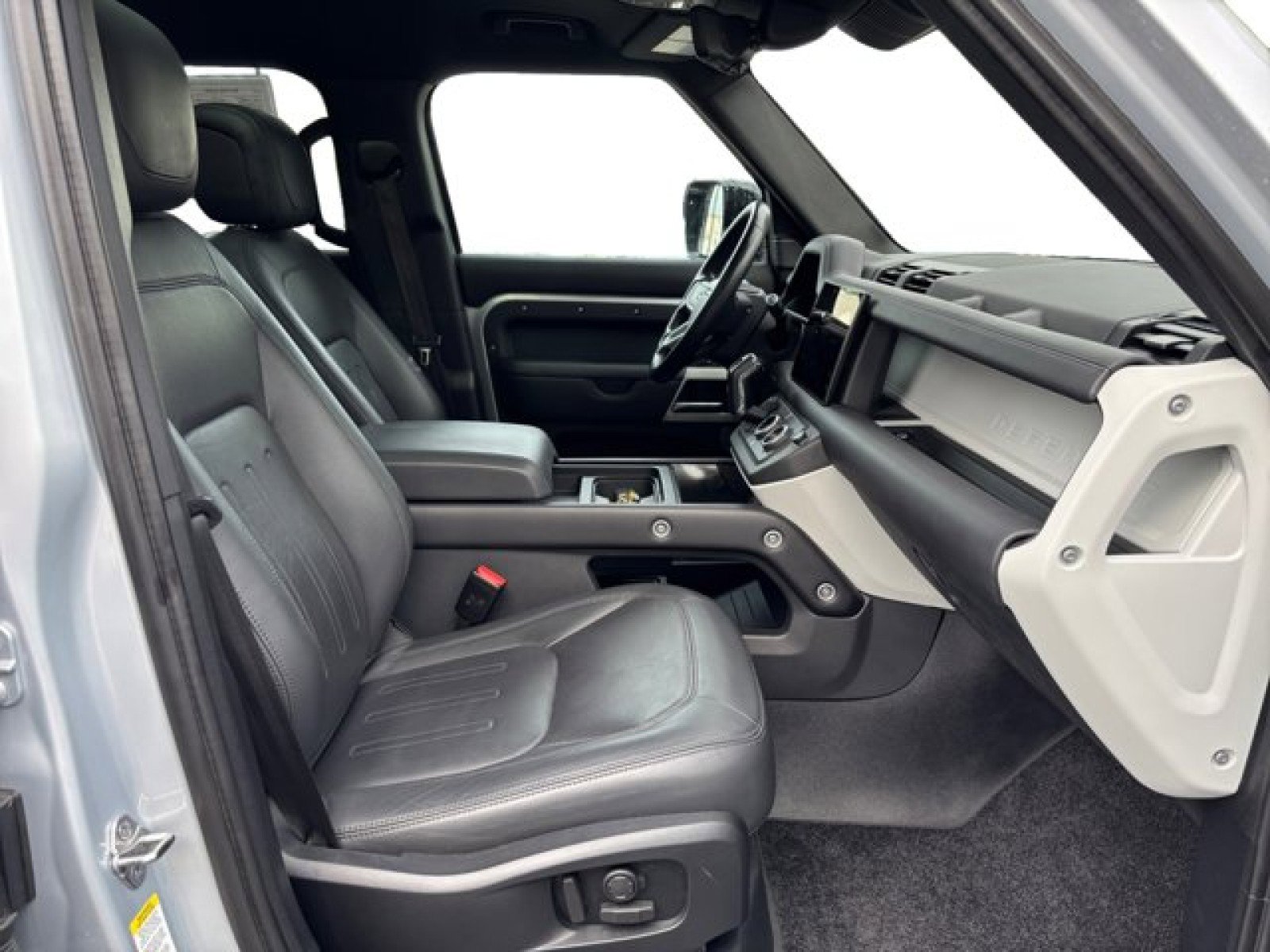 Certified 2022 Land Rover Defender 110 XS Edition image 20