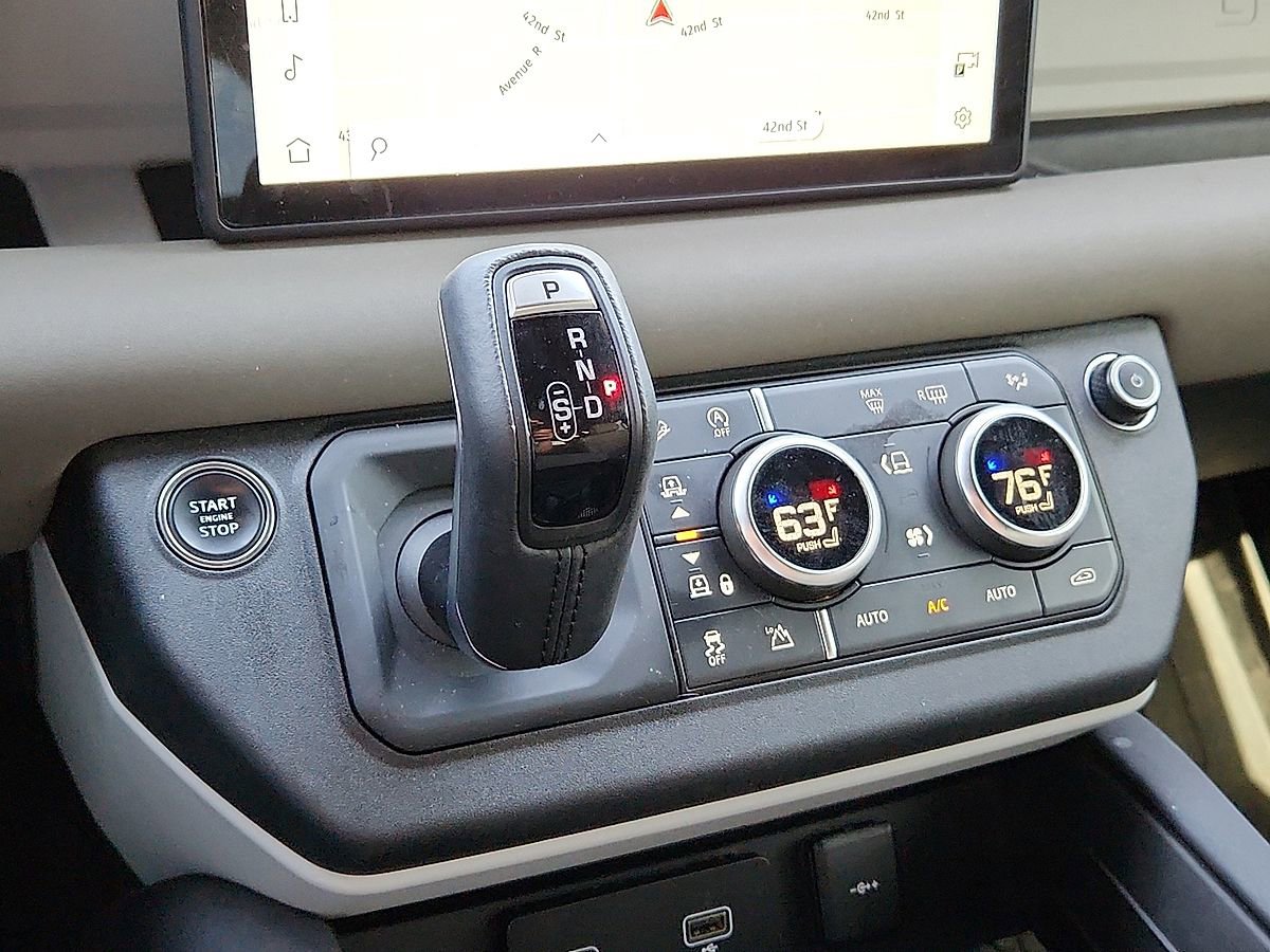 Used 2023 Land Rover Defender 110 X-Dynamic SE AWD/4WD image 12