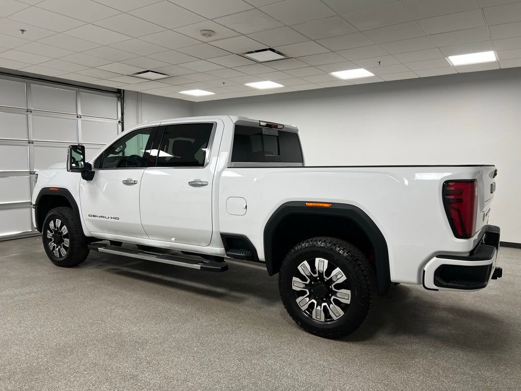 Used 2024 GMC Sierra 3500 Denali image 7