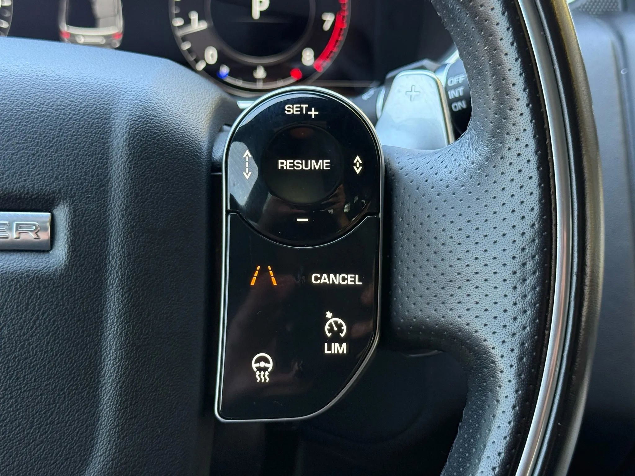 Used 2018 Land Rover Range Rover Sport Supercharged AWD/4WD image 13