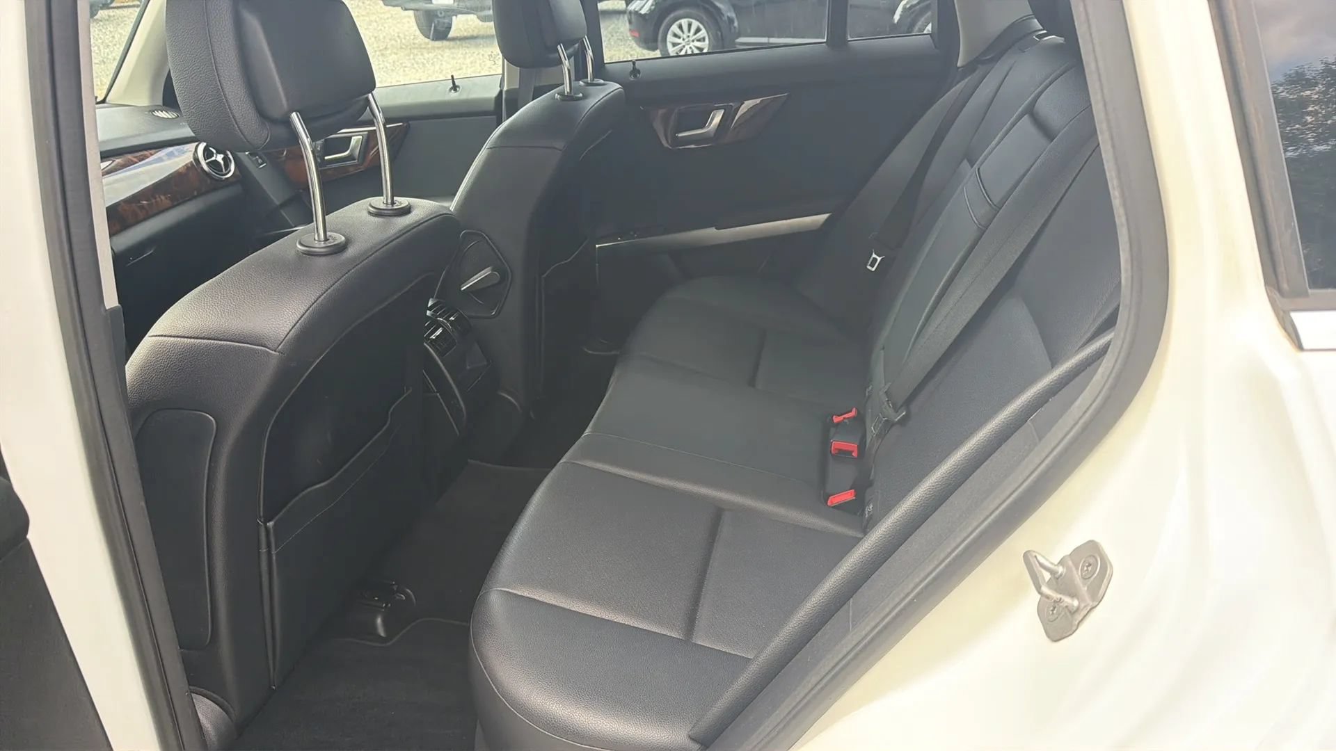 Used 2015 Mercedes-Benz GLK 350 2WD image 26