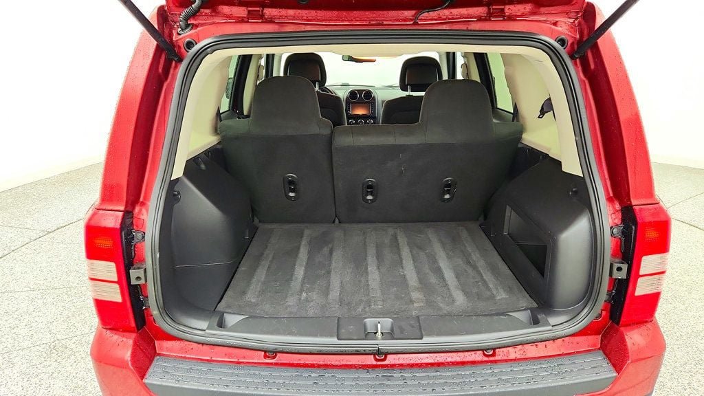 Used 2017 Jeep Patriot Latitude FWD image 20