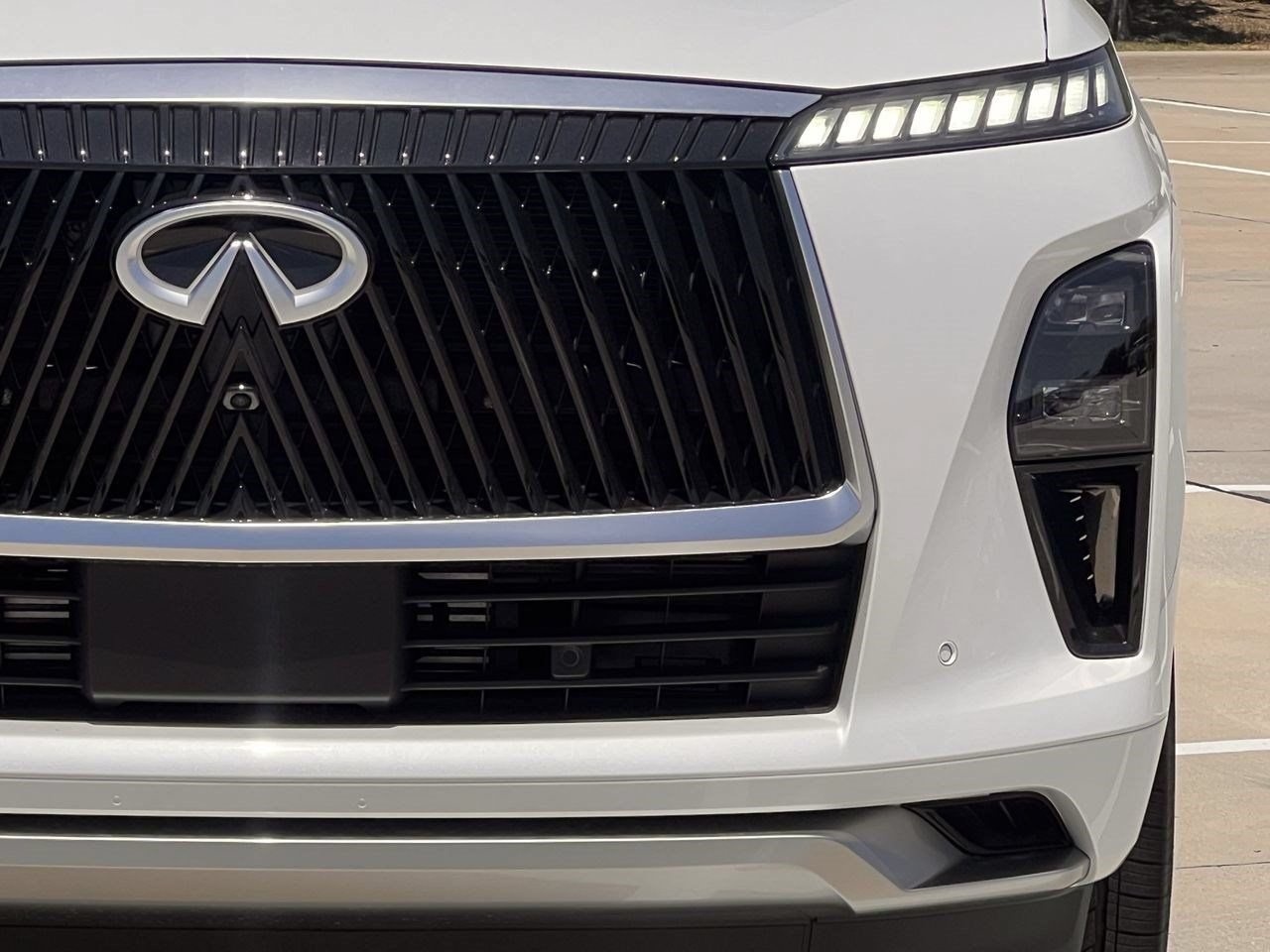 New 2027 INFINITI QX80 Luxe RWD image 7