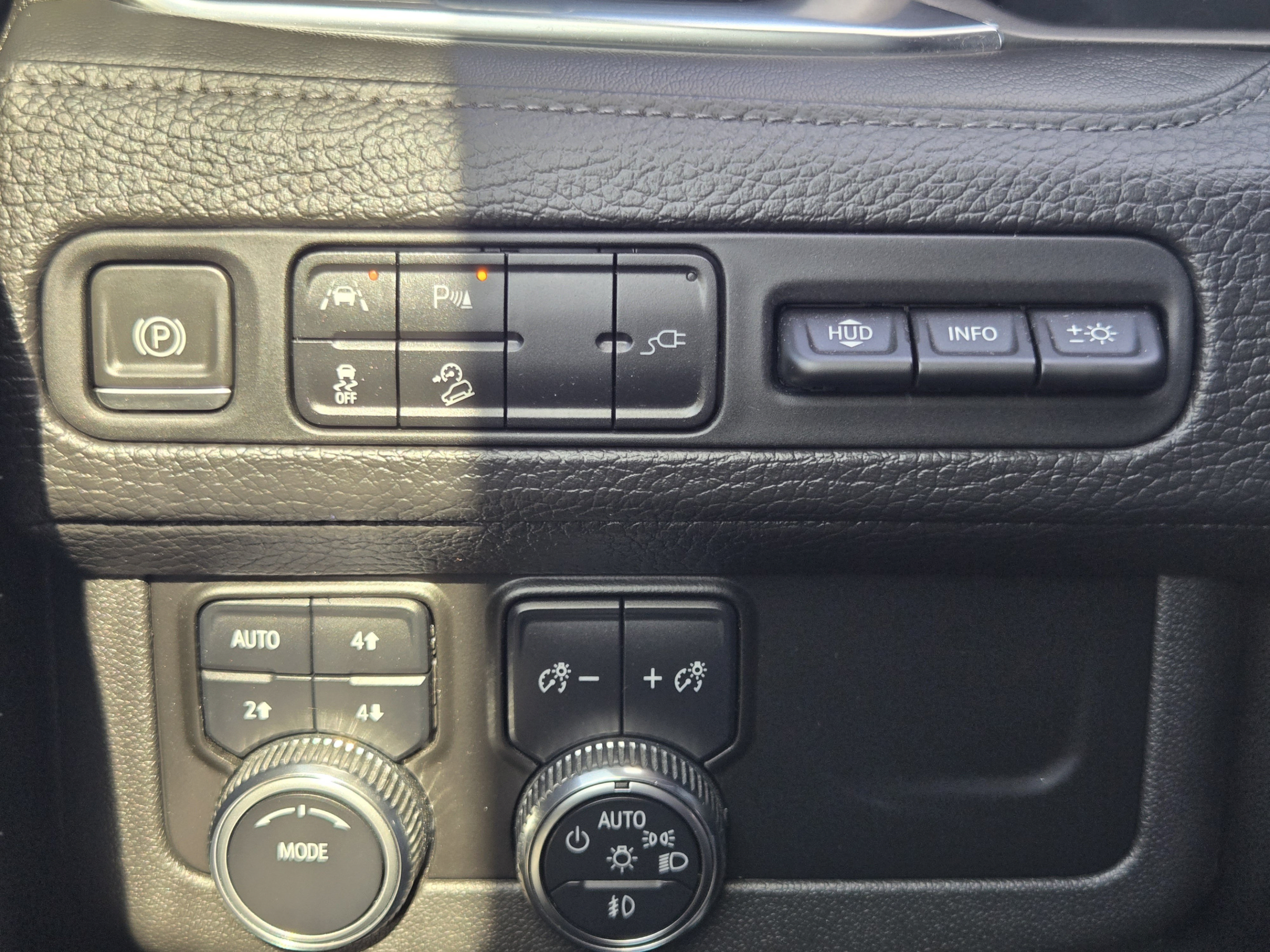 Used 2021 GMC Yukon XL Denali AWD/4WD image 19