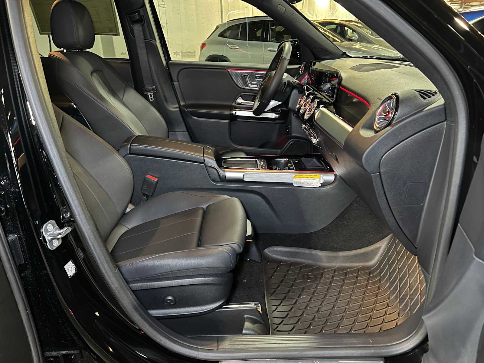 Certified 2025 Mercedes-Benz GLB 250 4MATIC image 13